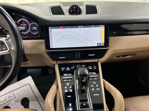 Used 2019 Porsche Cayenne AWD/4WD image 19