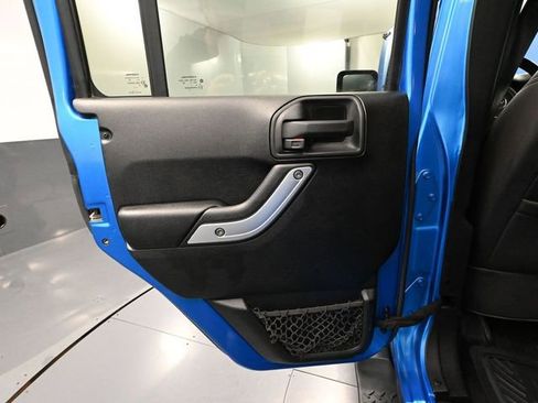 Used 2014 Jeep Wrangler Unlimited Sahara w/ Katzin Premium Leather Group image 29