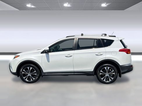 Used 2015 Toyota RAV4 Limited FWD image 2