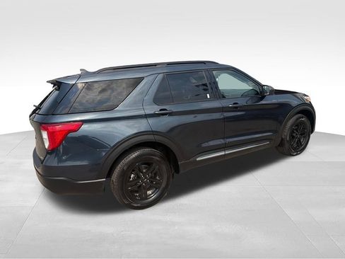 Used 2024 Ford Explorer XLT w/ Equipment Group 202A AWD/4WD image 5