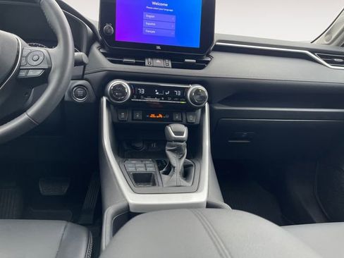 Used 2023 Toyota RAV4 XLE Premium image 11