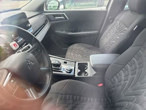 Used 2023 Mitsubishi Outlander SE AWD/4WD image 5