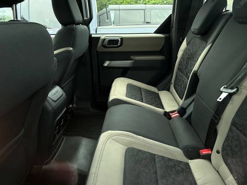Used 2023 Ford Bronco Wildtrak AWD/4WD image 10