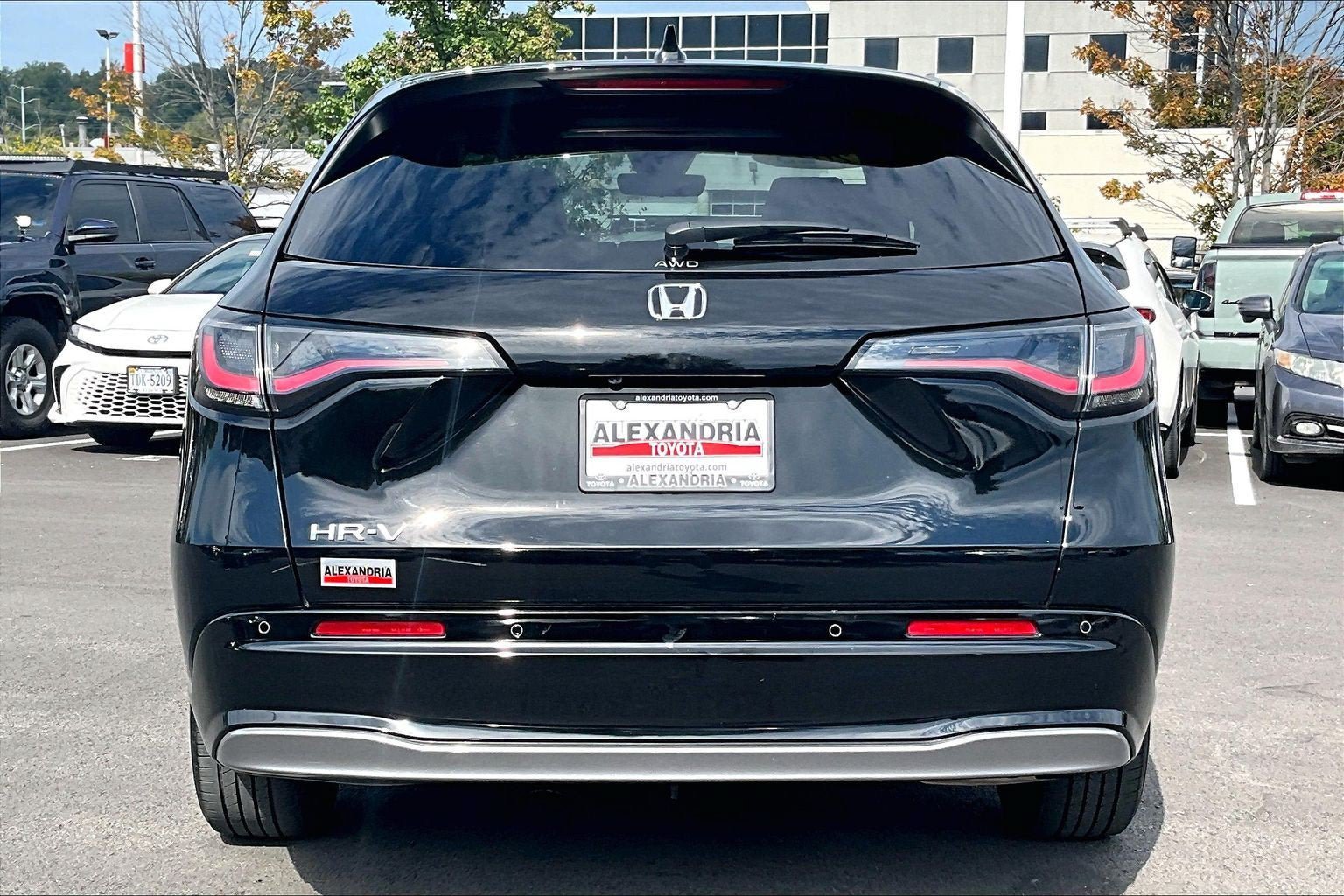 Used 2025 Honda HR-V EX-L image 4