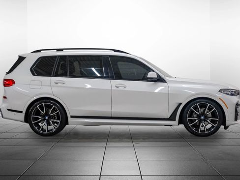 Used 2022 BMW X7 xDrive40i w/ M Sport Package AWD/4WD image 8