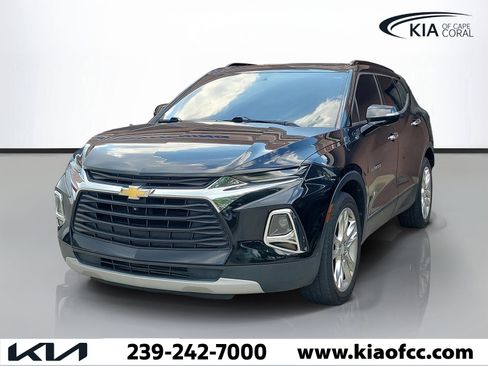 Used 2020 Chevrolet Blazer LT w/ Sound & Technology Package FWD image 3