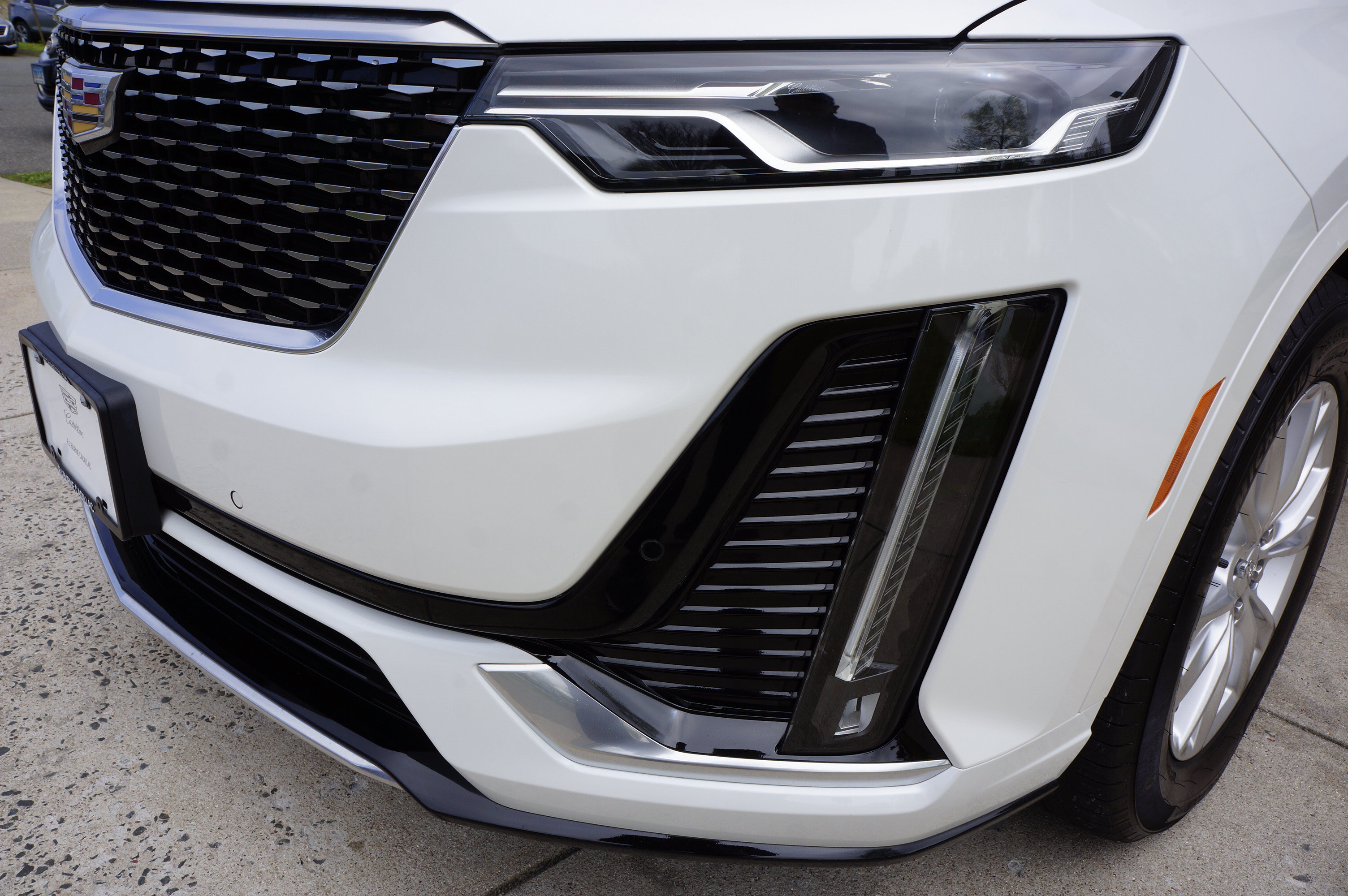 Used 2024 Cadillac XT6 Luxury AWD/4WD image 16