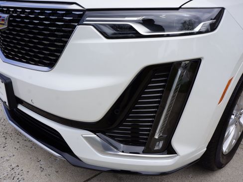 Used 2024 Cadillac XT6 Luxury AWD/4WD image 16