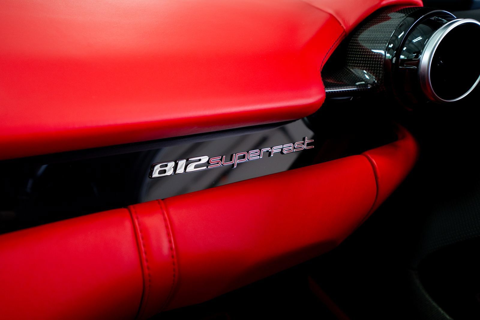 Used 2020 Ferrari 812 Superfast RWD image 93
