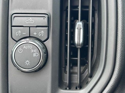 Used 2020 Chevrolet Silverado 1500 W/T RWD image 16