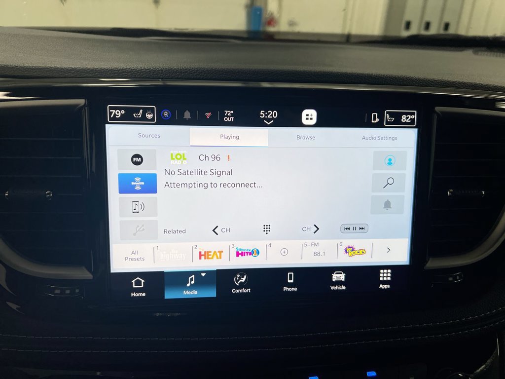 New 2027 Chrysler Pacifica Select AWD/4WD image 14