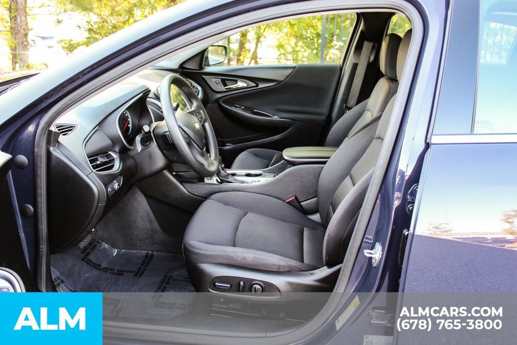 Used 2025 Chevrolet Malibu LT FWD image 16