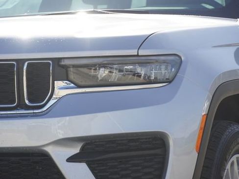 New 2026 Jeep Grand Cherokee Laredo X RWD image 4