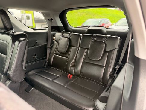 Used 2022 Ford Explorer Limited w/ Equipment Group 301A AWD/4WD image 15