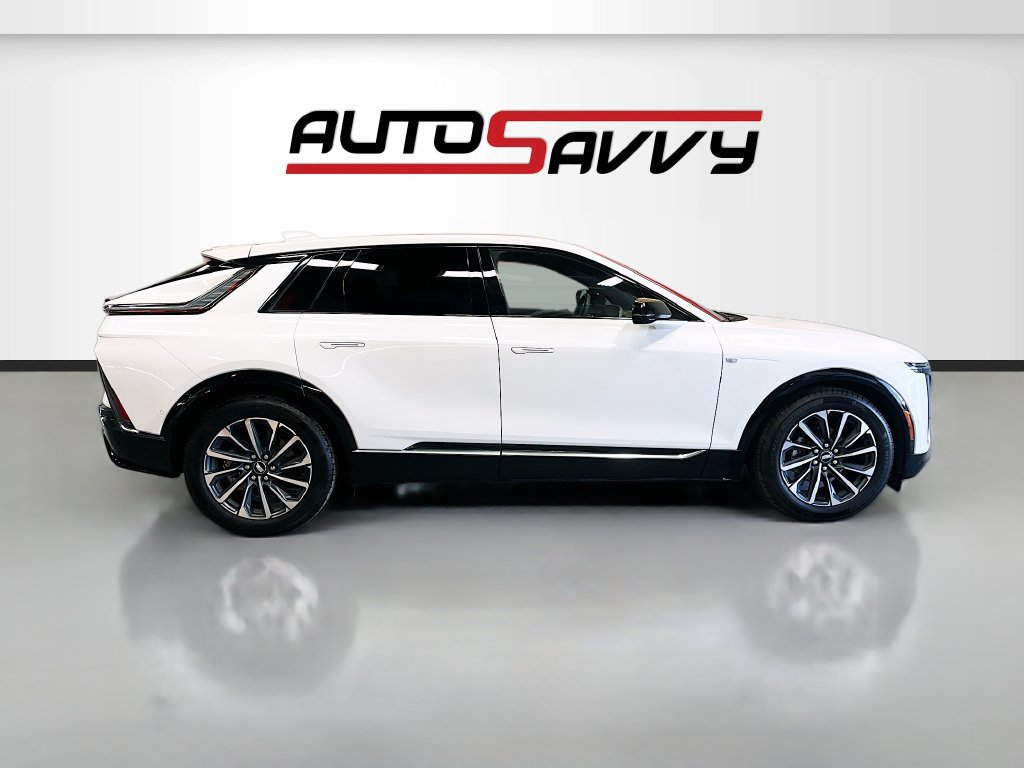 Used 2025 Cadillac Lyriq Sport w/ LPO, Floor Liner Package AWD/4WD image 8