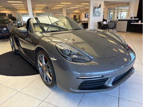 Used 2017 Porsche 718 Boxster S image 3