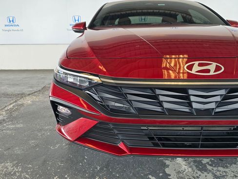 Used 2024 Hyundai Elantra SEL FWD image 25