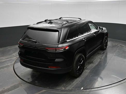 Used 2024 Jeep Grand Cherokee Altitude image 26