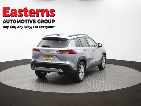 Used 2025 Toyota Corolla Cross LE FWD image 38
