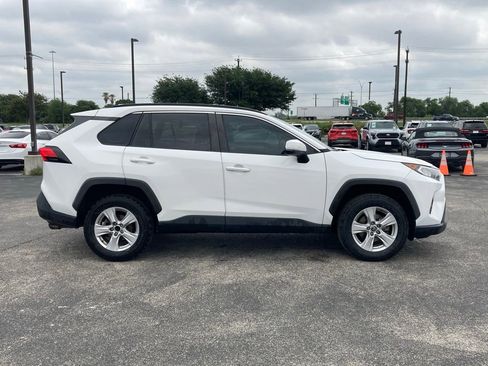 Certified 2021 Toyota RAV4 XLE w/ Convenience Package FWD image 3