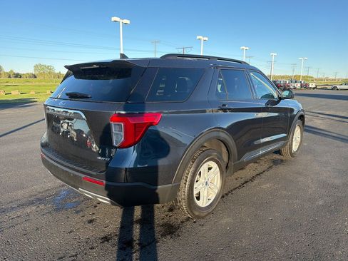 Used 2024 Ford Explorer XLT w/ Equipment Group 202A AWD/4WD image 5