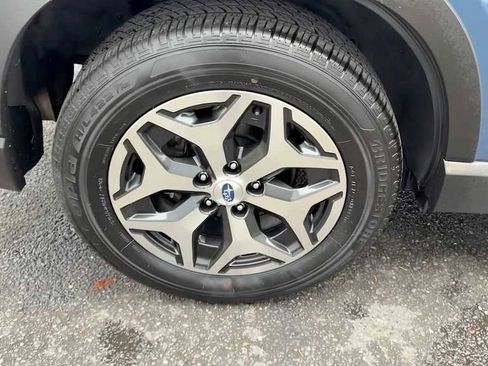 Used 2022 Subaru Forester Premium image 6