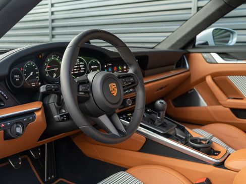 Used 2023 Porsche 911 Sport Classic RWD image 4