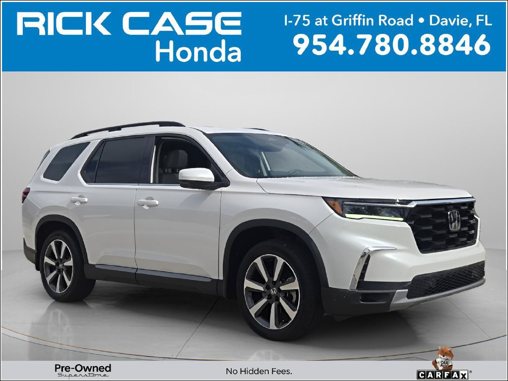Certified 2025 Honda Pilot Touring image 1