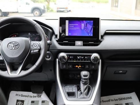 Used 2025 Toyota RAV4 XLE w/ Weather Package AWD/4WD image 19