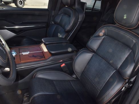 New 2025 Lincoln Navigator L Black Label image 38