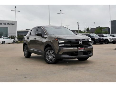 Used 2025 Nissan Kicks S FWD image 1