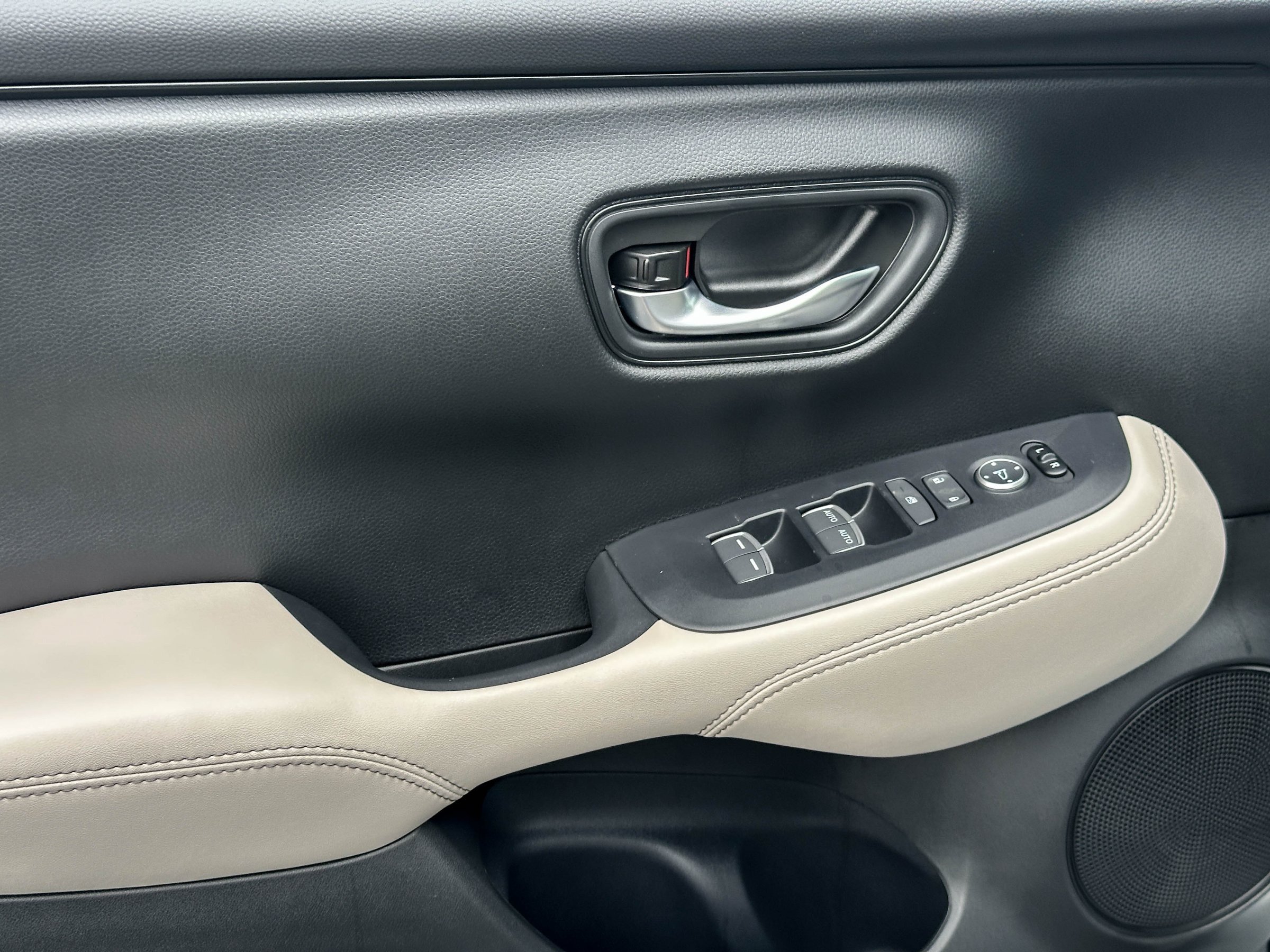 New 2027 Honda HR-V EX-L image 14