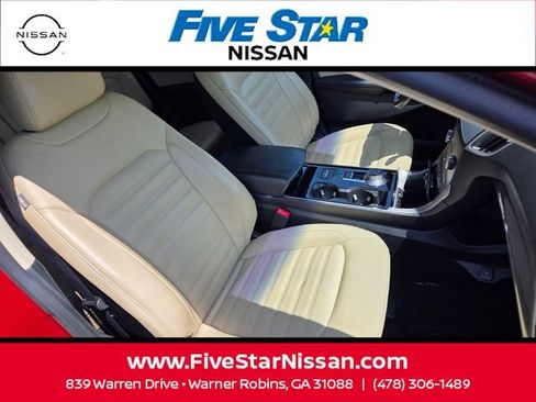 Used 2020 Ford Edge SEL image 15