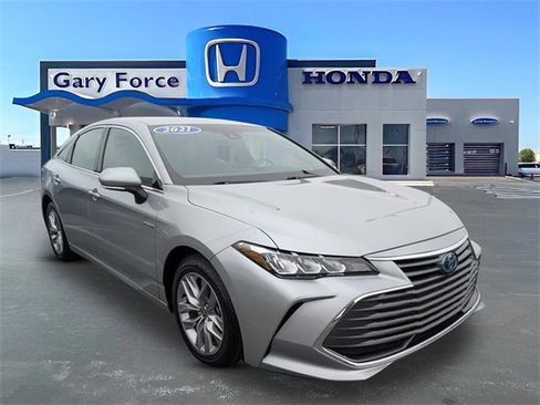 Used 2021 Toyota Avalon XLE image 1