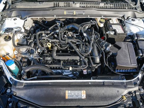 Used 2020 Ford Fusion SEL image 25