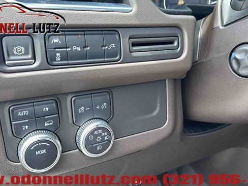 Used 2021 GMC Yukon XL SLT w/ SLT Premium Package AWD/4WD image 20