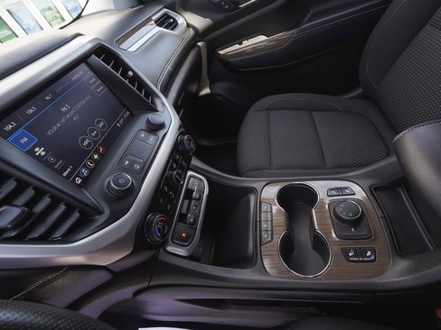 Used 2023 GMC Acadia SLE w/ Driver Convenience Package AWD/4WD image 26