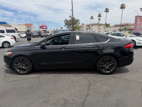 Used 2018 Ford Fusion SE w/ Equipment Group 201A FWD image 6