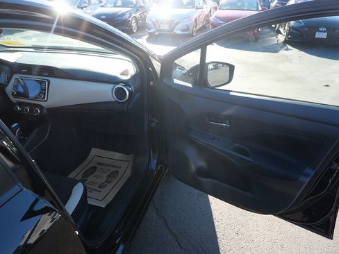 Used 2021 Nissan Versa SV image 19