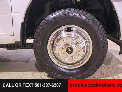Used 2024 RAM 3500 Tradesman w/ Chrome Appearance Group AWD/4WD image 17