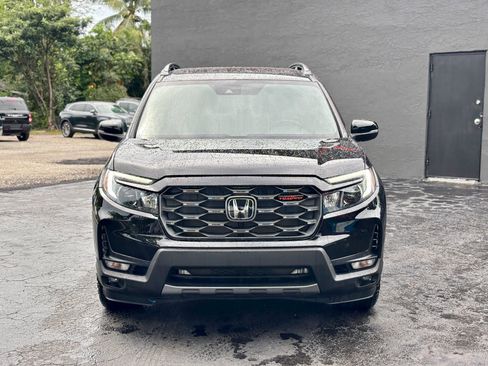 Used 2025 Honda Passport TrailSport image 2