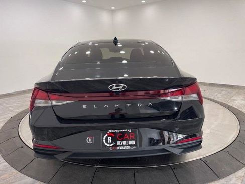 Used 2022 Hyundai Elantra SEL w/ Convenience Package image 6