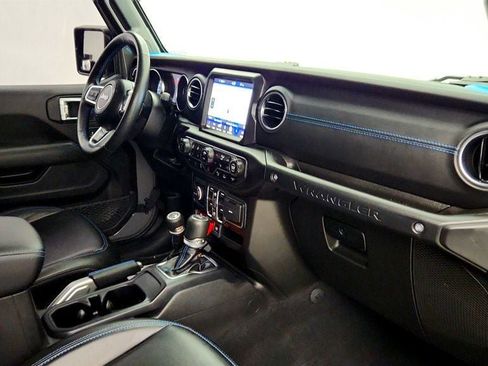 Used 2022 Jeep Wrangler Unlimited Rubicon 4xe w/ Cold Weather Group AWD/4WD image 26