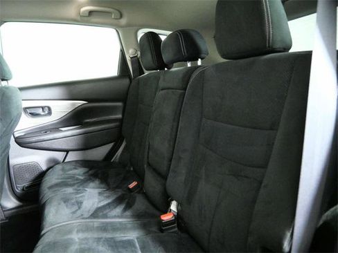 Used 2018 Nissan Murano SV image 15