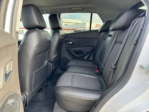 Used 2018 Chevrolet Trax LT w/ LT Convenience Package image 18