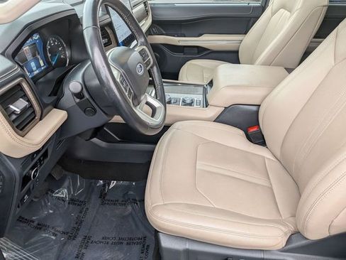 Used 2024 Ford Expedition Limited image 17