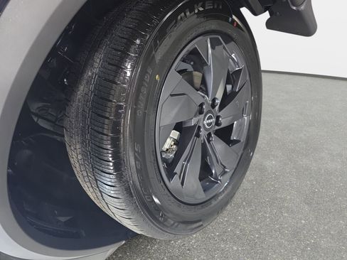 New 2026 Nissan Rogue SV FWD image 31