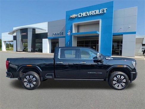 New 2026 GMC Sierra 2500 Denali w/ Denali Reserve Package image 3