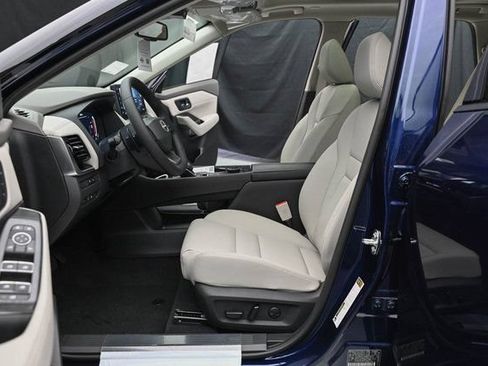 New 2025 Nissan Rogue SL w/ SL Premium Package AWD/4WD image 30