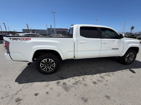 Used 2022 Toyota Tacoma TRD Sport w/ Technology Package AWD/4WD image 7